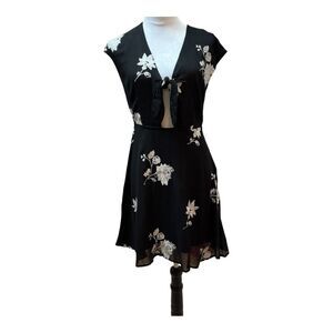 Floral Embroidered Mini Dress Black Tie Front Keyhole ‎ V Neck Sleeveless